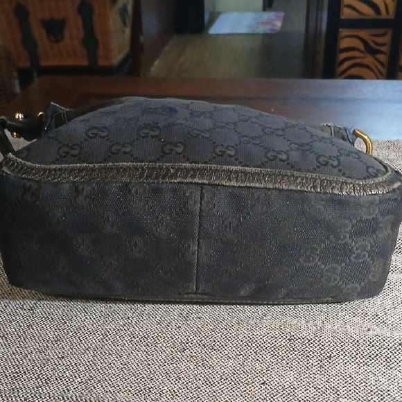 Gucci Black Monogram Shoulder Bag - Picture 6 of 16